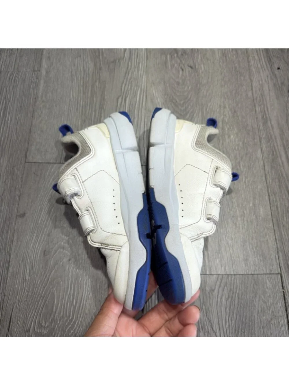 On Cloud The Roger Kids Size 12 US White Indigo Tennis Shoes Sneakers Youth